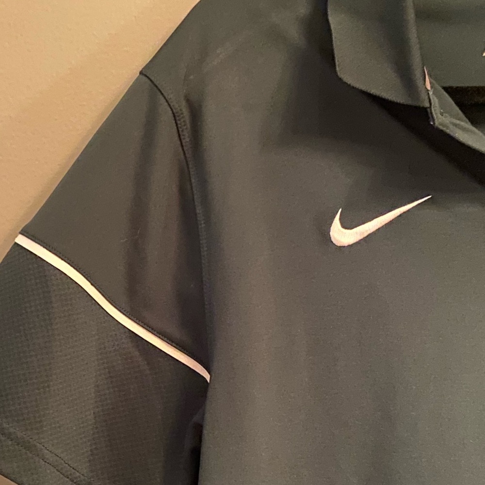 Men’s Nike Michigan State Dri-Fit Polo, Size Medium - Picture 8 of 11